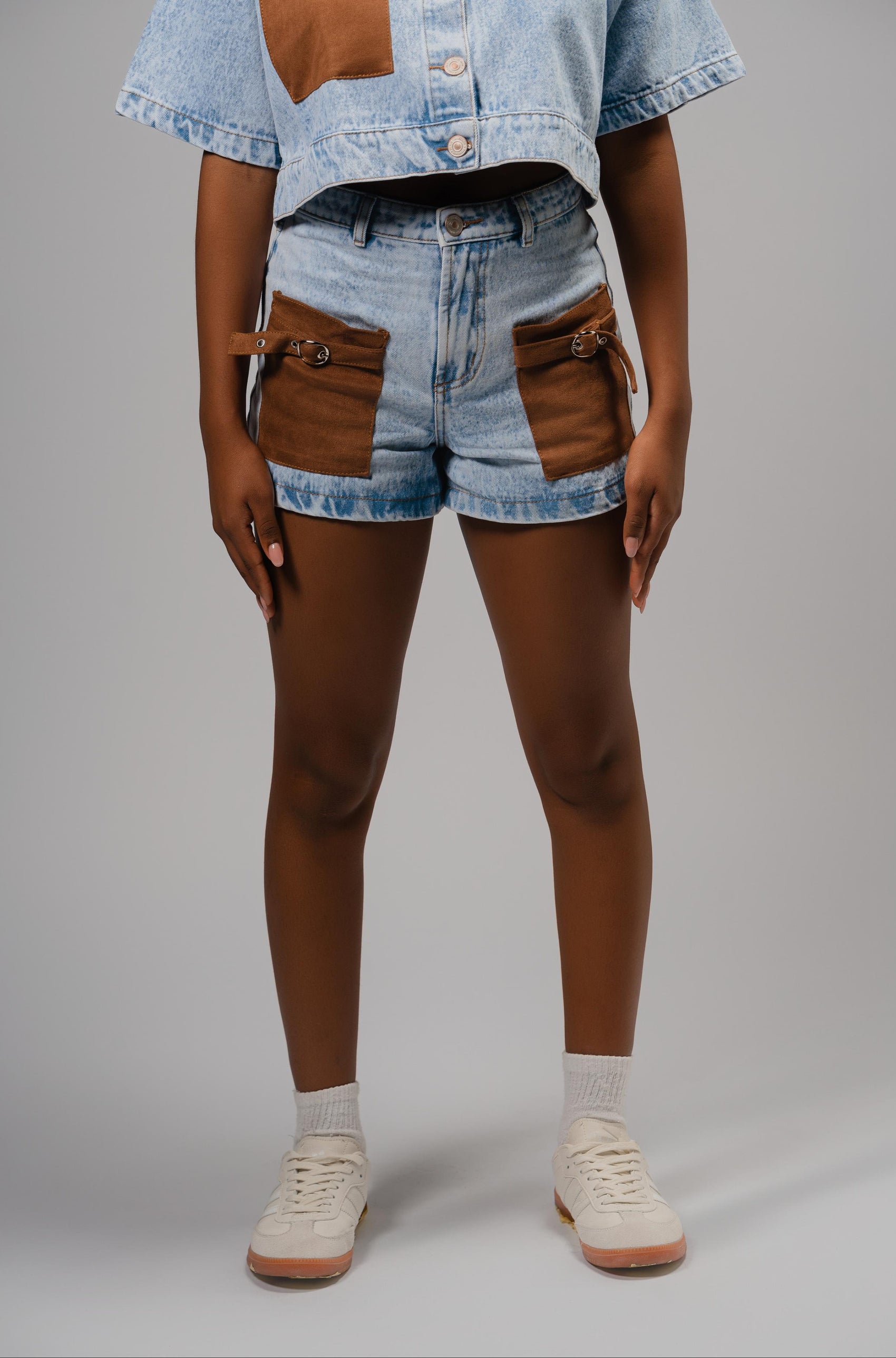 CAMEL POCKET SHORTS