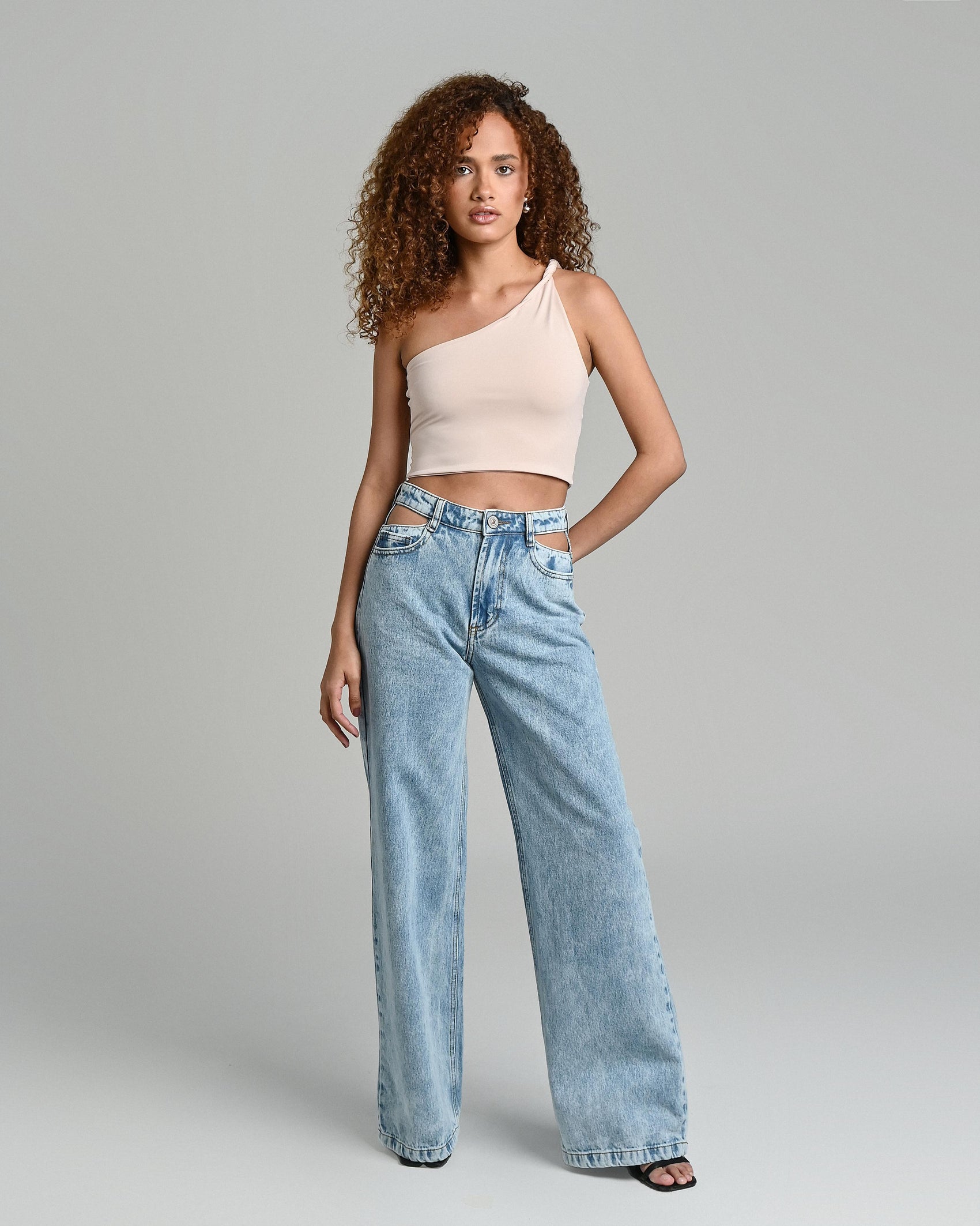 Cut Out Jeans