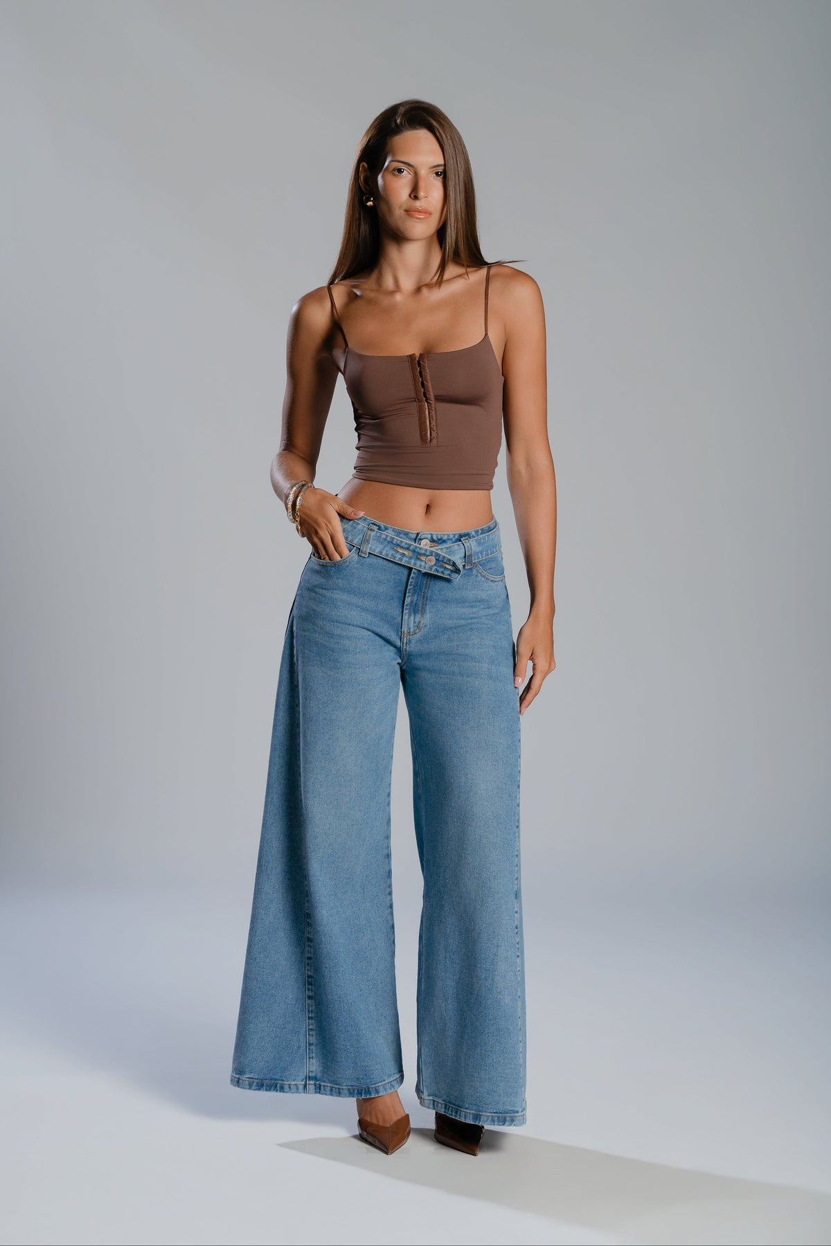 BELTED JEAN