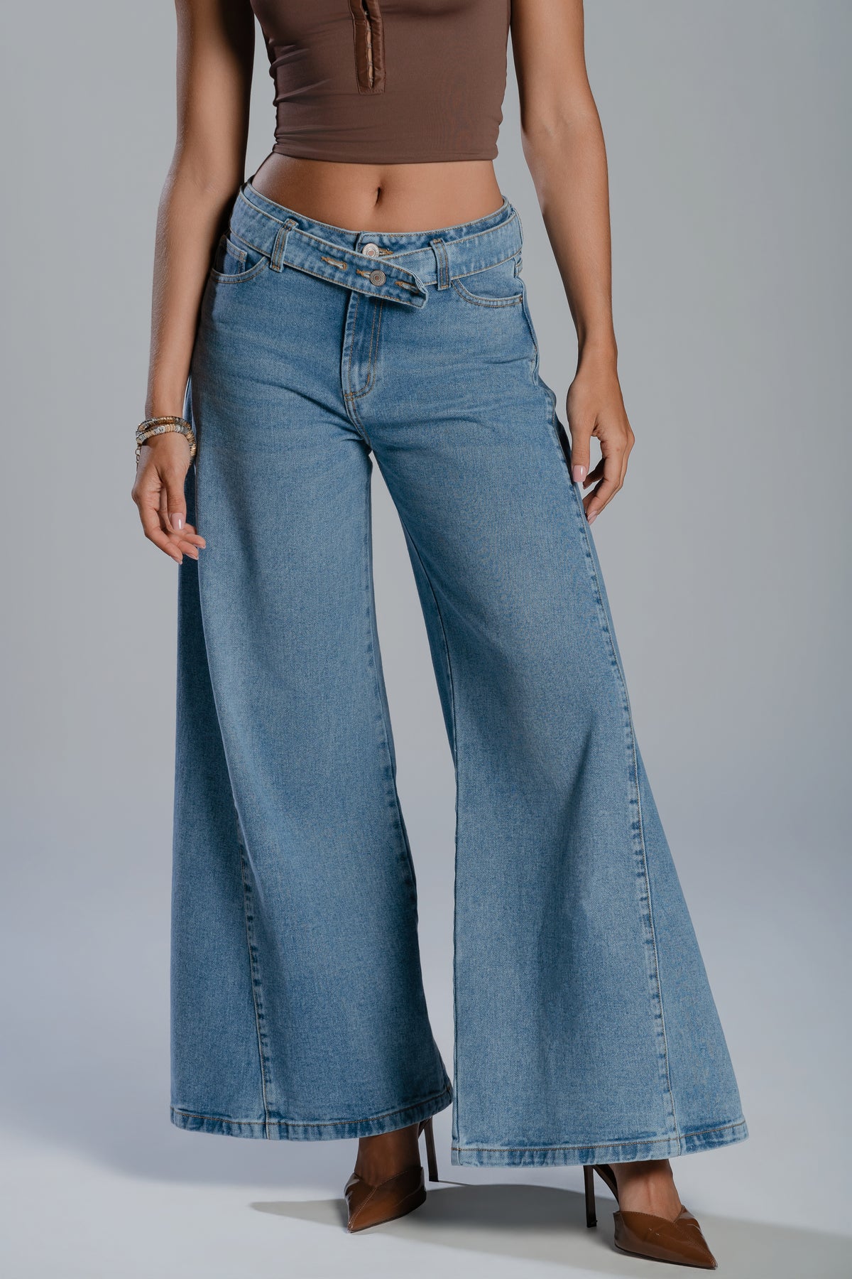 BELTED JEAN