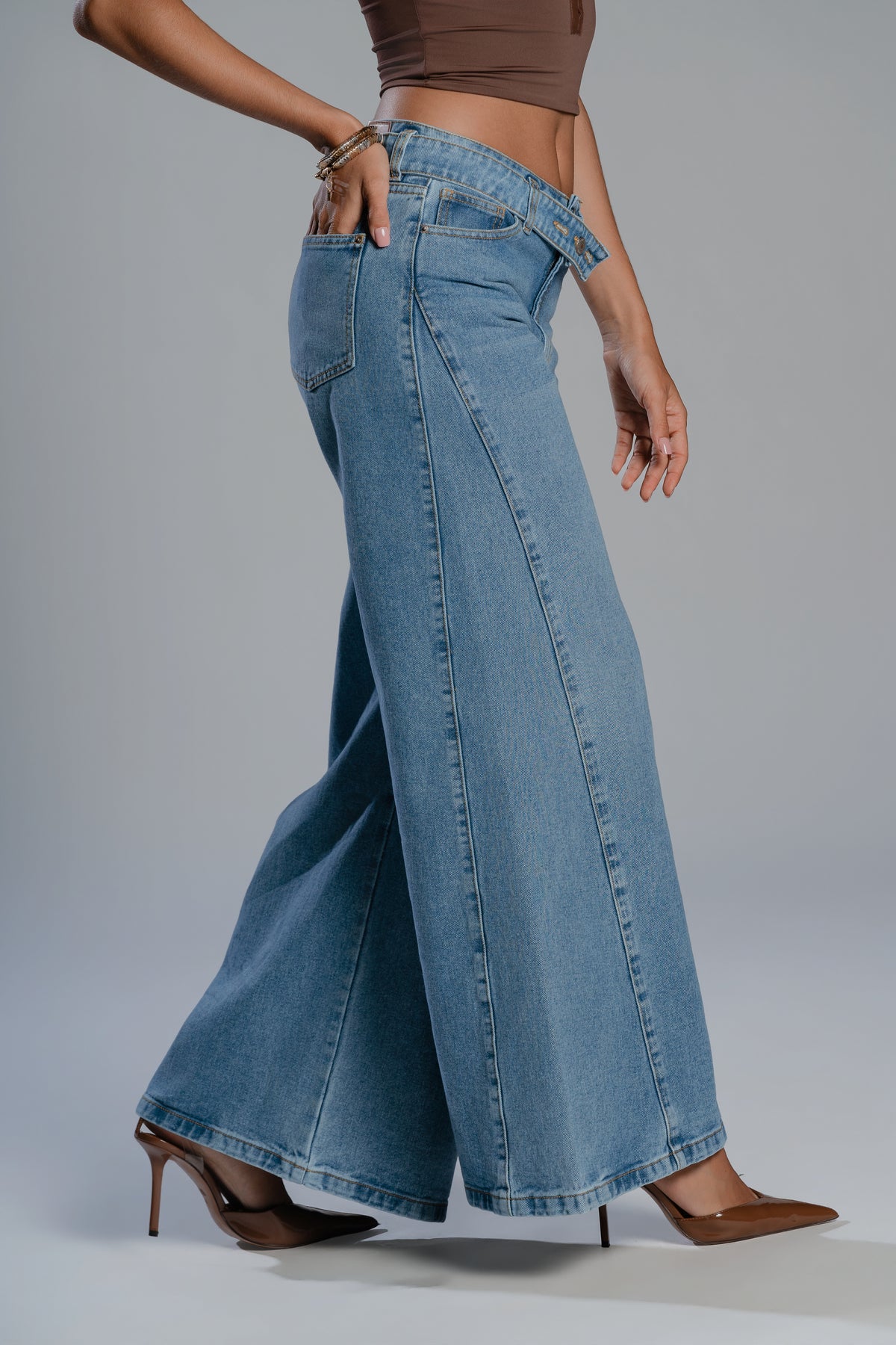 BELTED JEAN