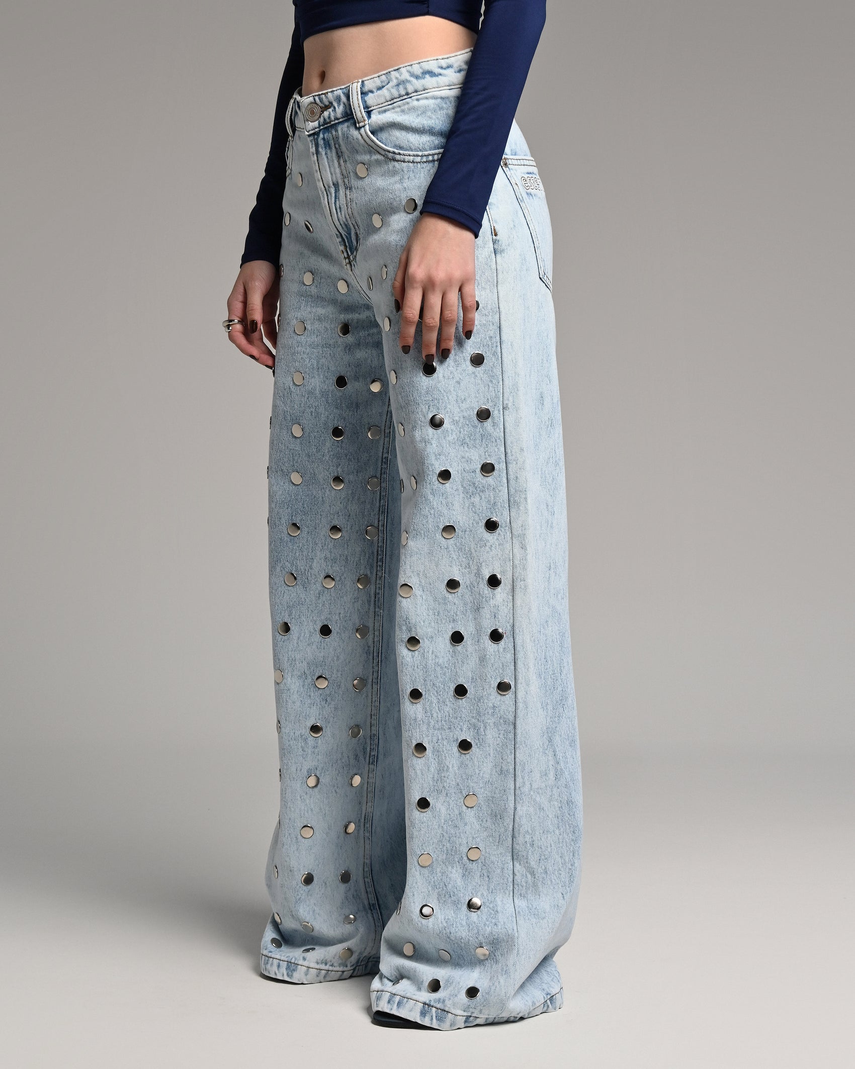 STUDDED JEANS
